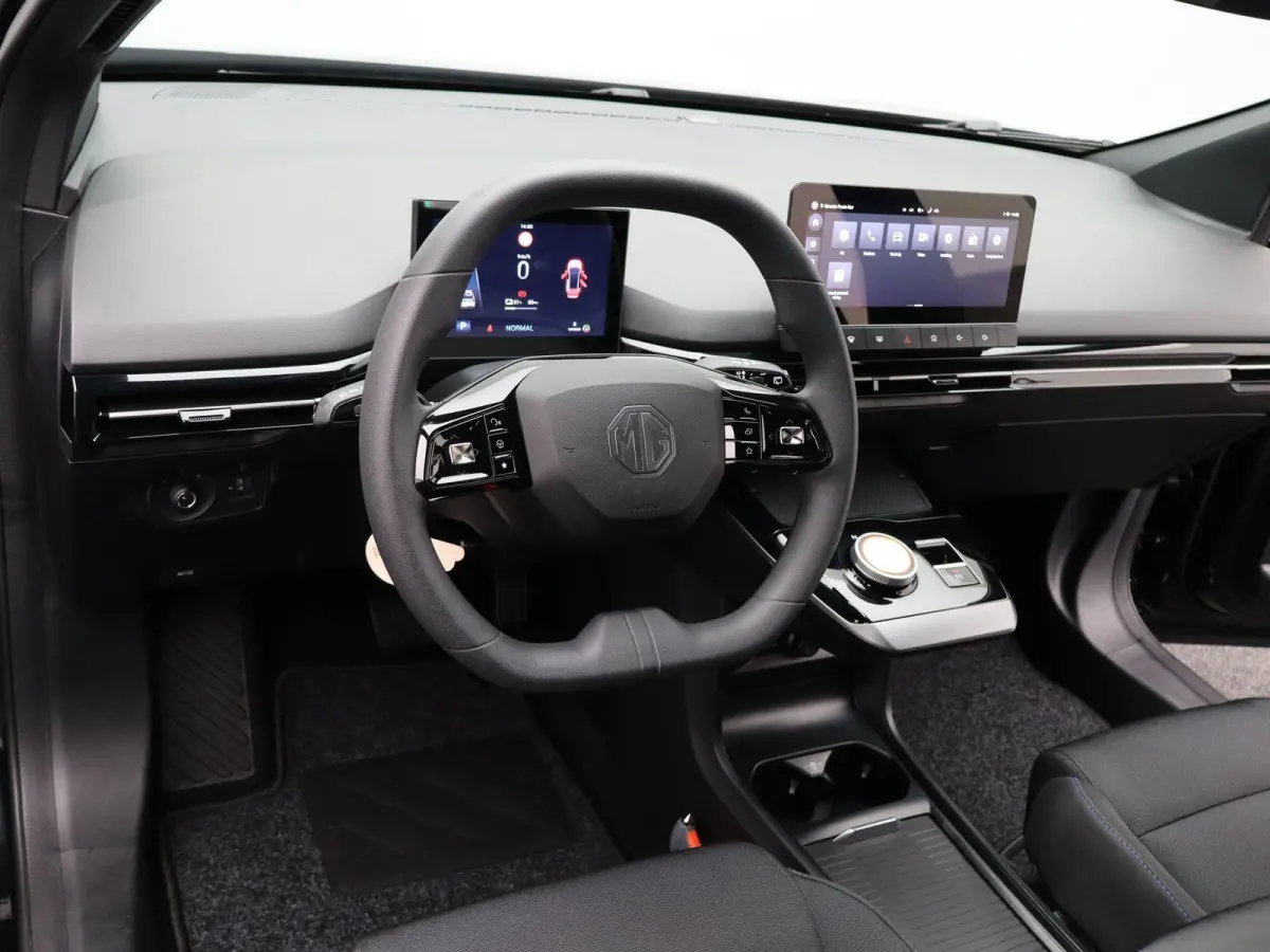 Standard 51 kWh | CarPay | Adaptive Cruise Control | Led Koplampen | Parkeersensoren |