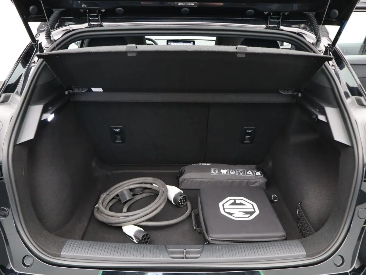 Standard 51 kWh | CarPay | Adaptive Cruise Control | Led Koplampen | Parkeersensoren |