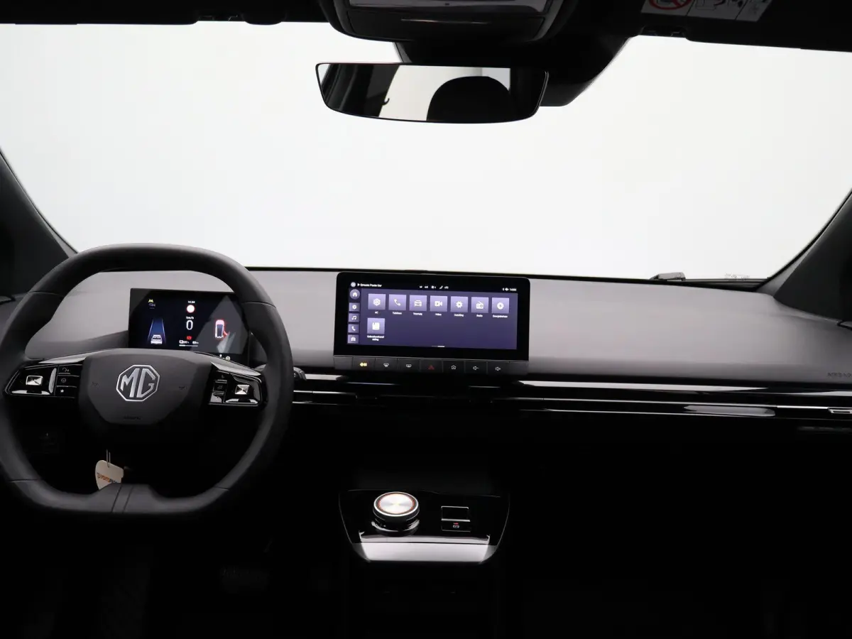 Standard 51 kWh | CarPay | Adaptive Cruise Control | Led Koplampen | Parkeersensoren |