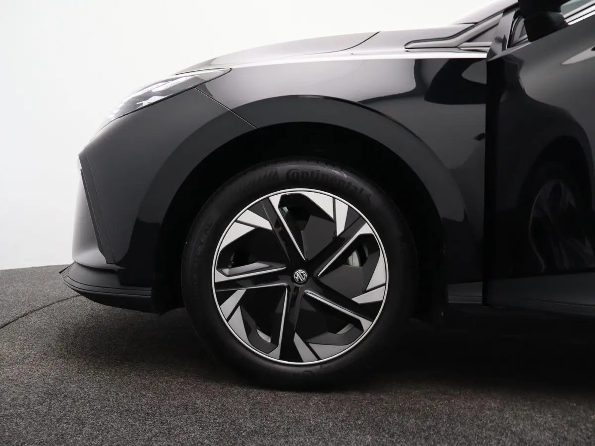 Standard 51 kWh | CarPay | Adaptive Cruise Control | Led Koplampen | Parkeersensoren |
