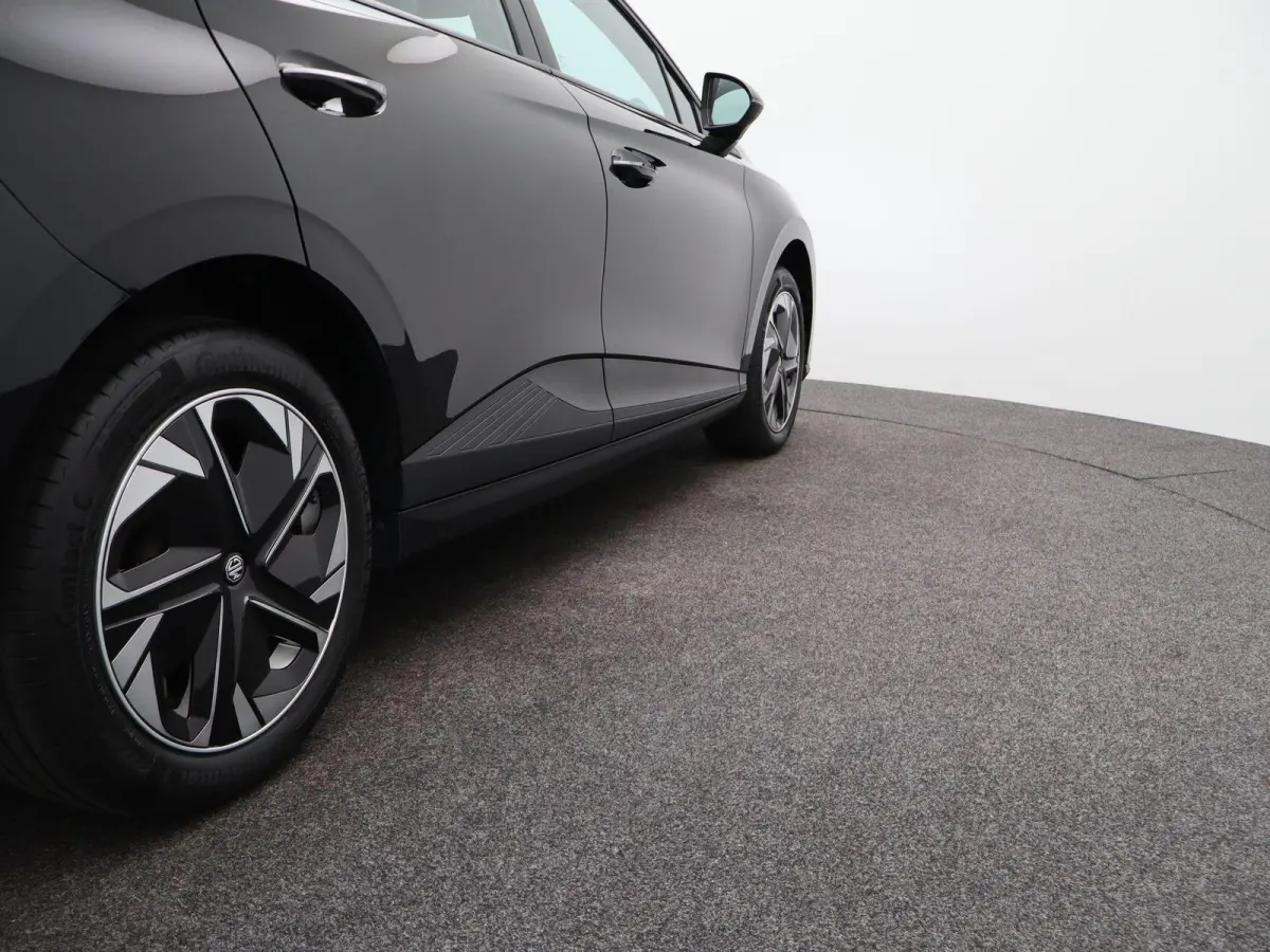 Standard 51 kWh | CarPay | Adaptive Cruise Control | Led Koplampen | Parkeersensoren |
