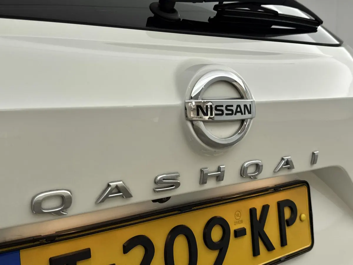 1.3 MHEV Xtronic N-Connecta | PANORAMADAK | 360 CAMERA | DIGITAAL DASHBOARD | DODEHOEK DETECTIE | CLIMATE CONTROL | PARKEERSENSOREN |
