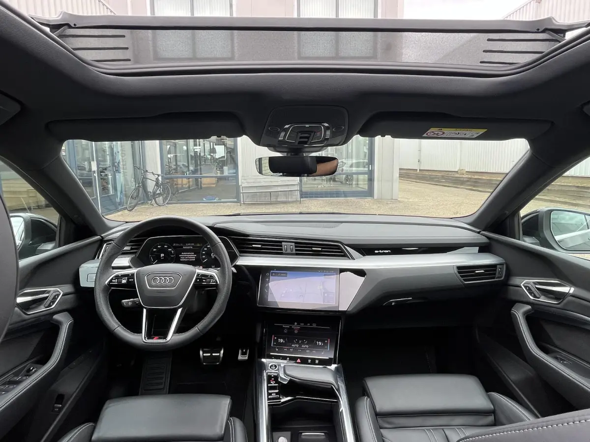 55 quattro S Edition 115 kWh | NL Auto/1e Eig./Pano.Dak/Leder/Navi/Camera/Adapt.Cruise/Apple CarPlay-Android Auto/S-line Interieur en Exterieur