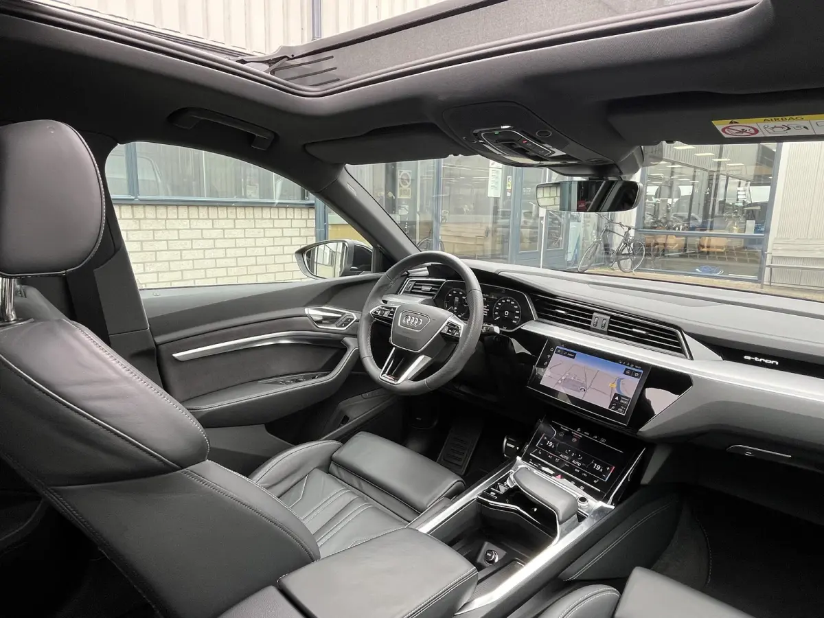 55 quattro S Edition 115 kWh | NL Auto/1e Eig./Pano.Dak/Leder/Navi/Camera/Adapt.Cruise/Apple CarPlay-Android Auto/S-line Interieur en Exterieur