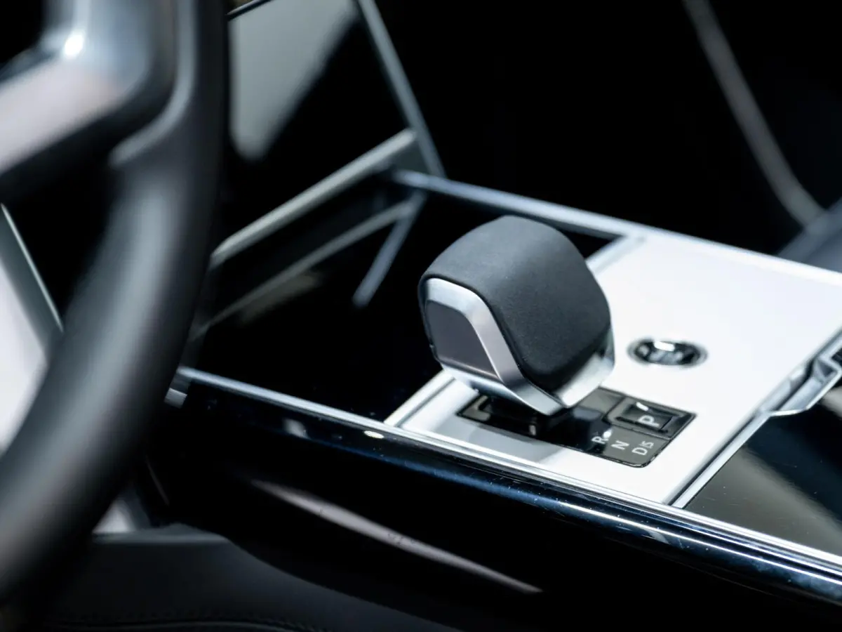 3.0 P550e Autobiography PHEV | Shadow Pack | Trekhaak | Koelbox | Leder Hemel |