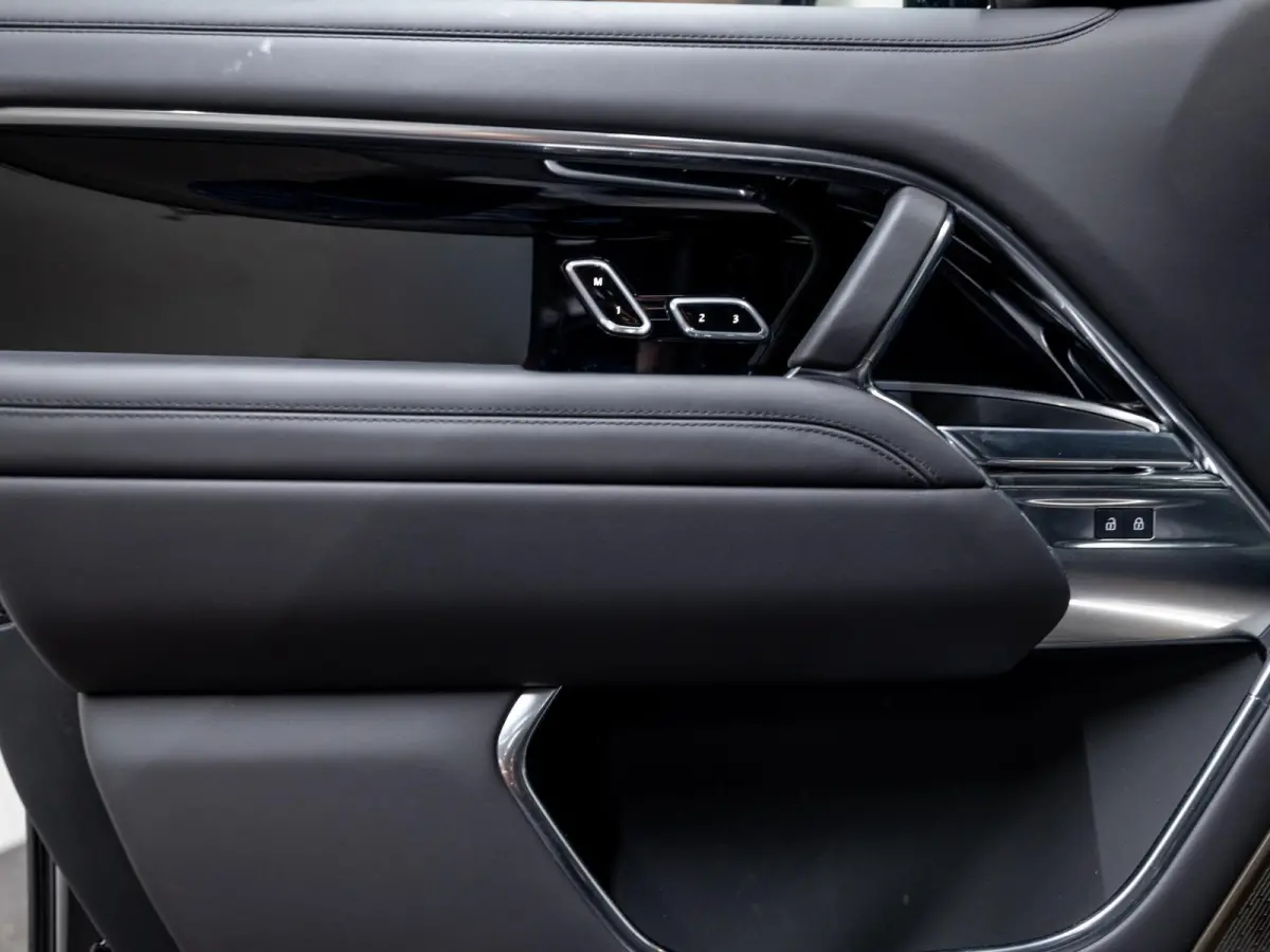 3.0 P550e Autobiography PHEV | Shadow Pack | Trekhaak | Koelbox | Leder Hemel |