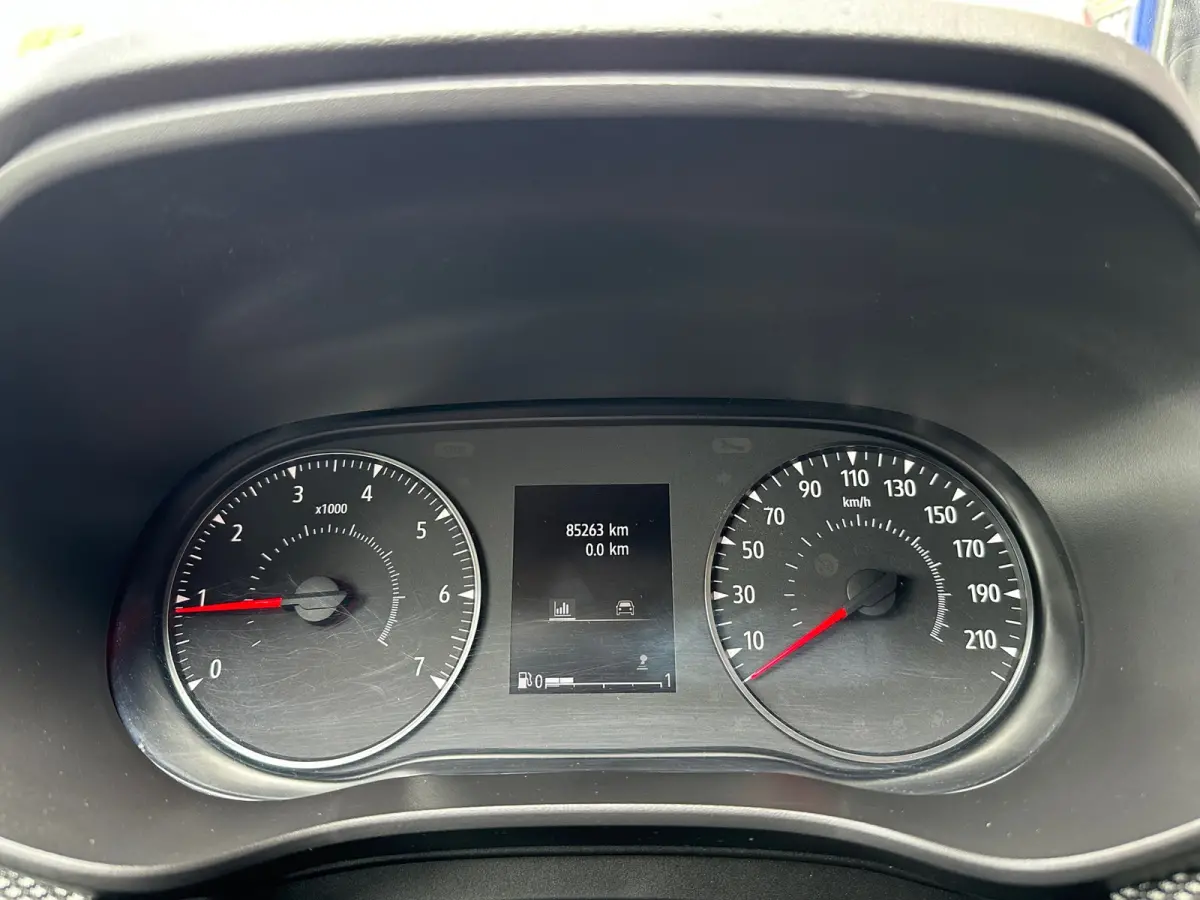 1.0 TCe 110 Expression 7 Pers Navi Camera Carplay PDC