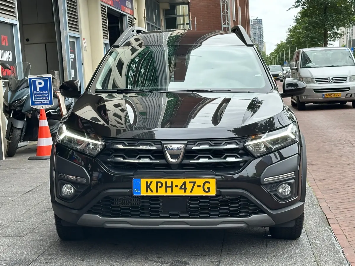 1.0 TCe 110 Expression 7 Pers Navi Camera Carplay PDC