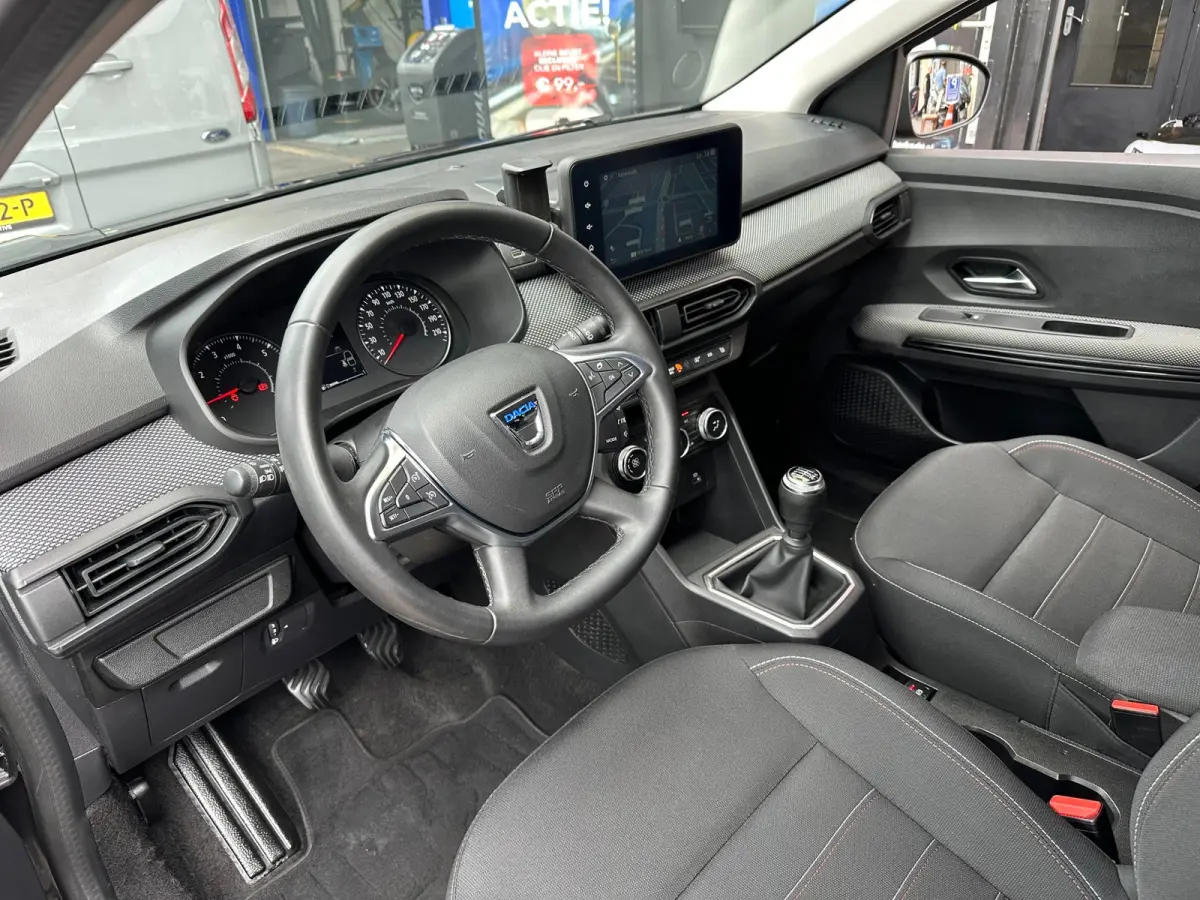 1.0 TCe 110 Expression 7 Pers Navi Camera Carplay PDC