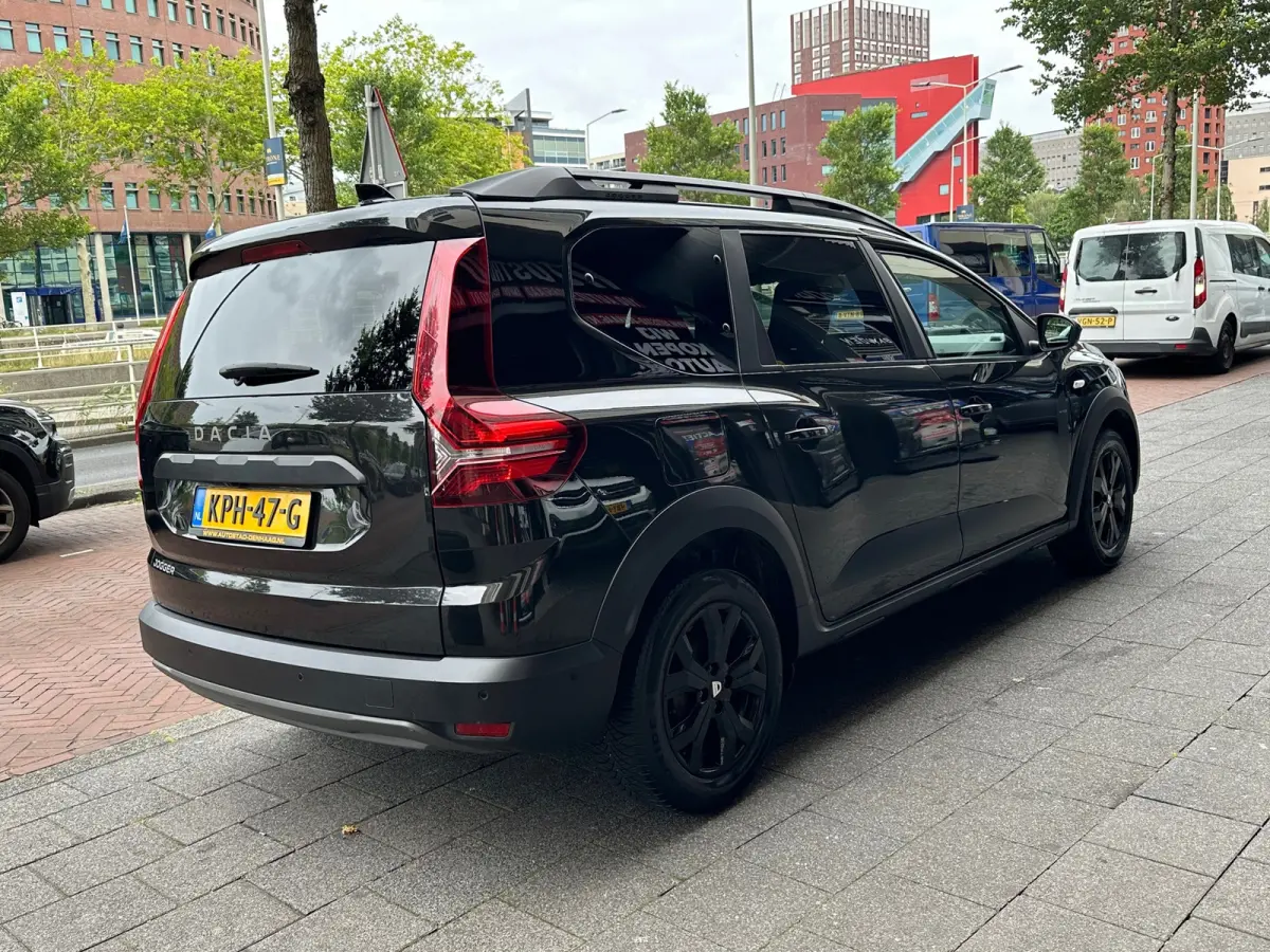 1.0 TCe 110 Expression 7 Pers Navi Camera Carplay PDC