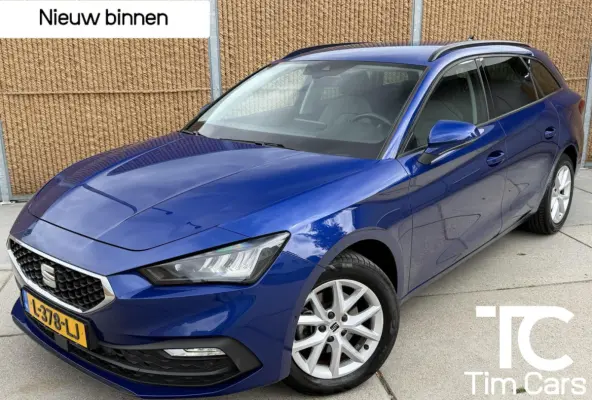 1.0 TSI Style Business Intense Stoel- en stuurverwarming | Digitale cockpit | Keyless entry | Elektrisch bedienbare achterklep | Apple CarPlay/Android Auto | Parkeersensoren voor en achter |