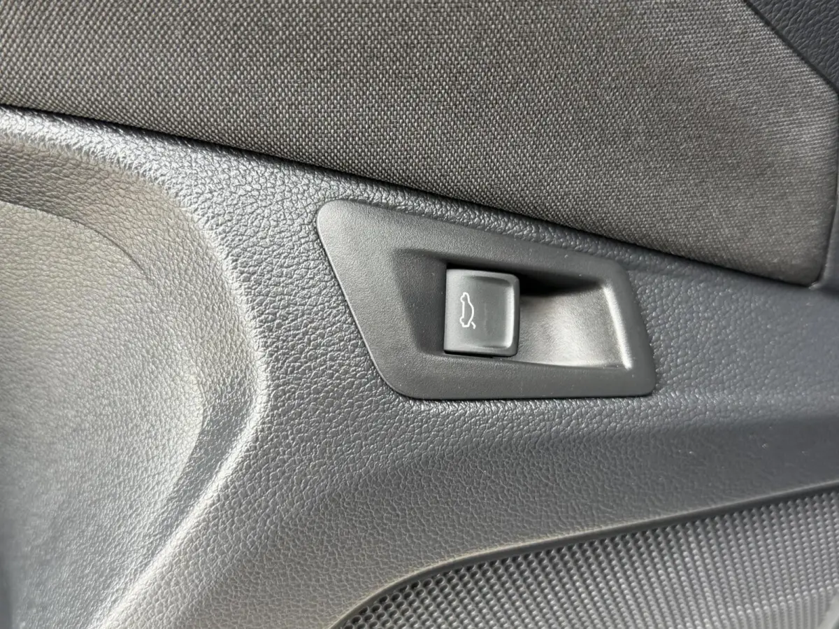 1.5 TSI Sport Business R-line Automaat | LED verlichting | Stoelverwarming | Achteruitrijcamera | Digitale cockpit | Apple CarPlay/Android Auto | Climate control | Cruise control adaptief | 