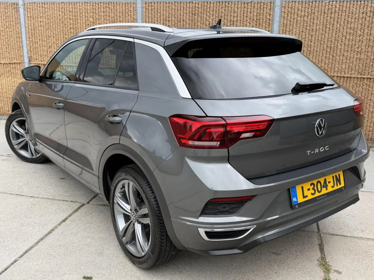 1.5 TSI Sport Business R-line Automaat | LED verlichting | Stoelverwarming | Achteruitrijcamera | Digitale cockpit | Apple CarPlay/Android Auto | Climate control | Cruise control adaptief | 