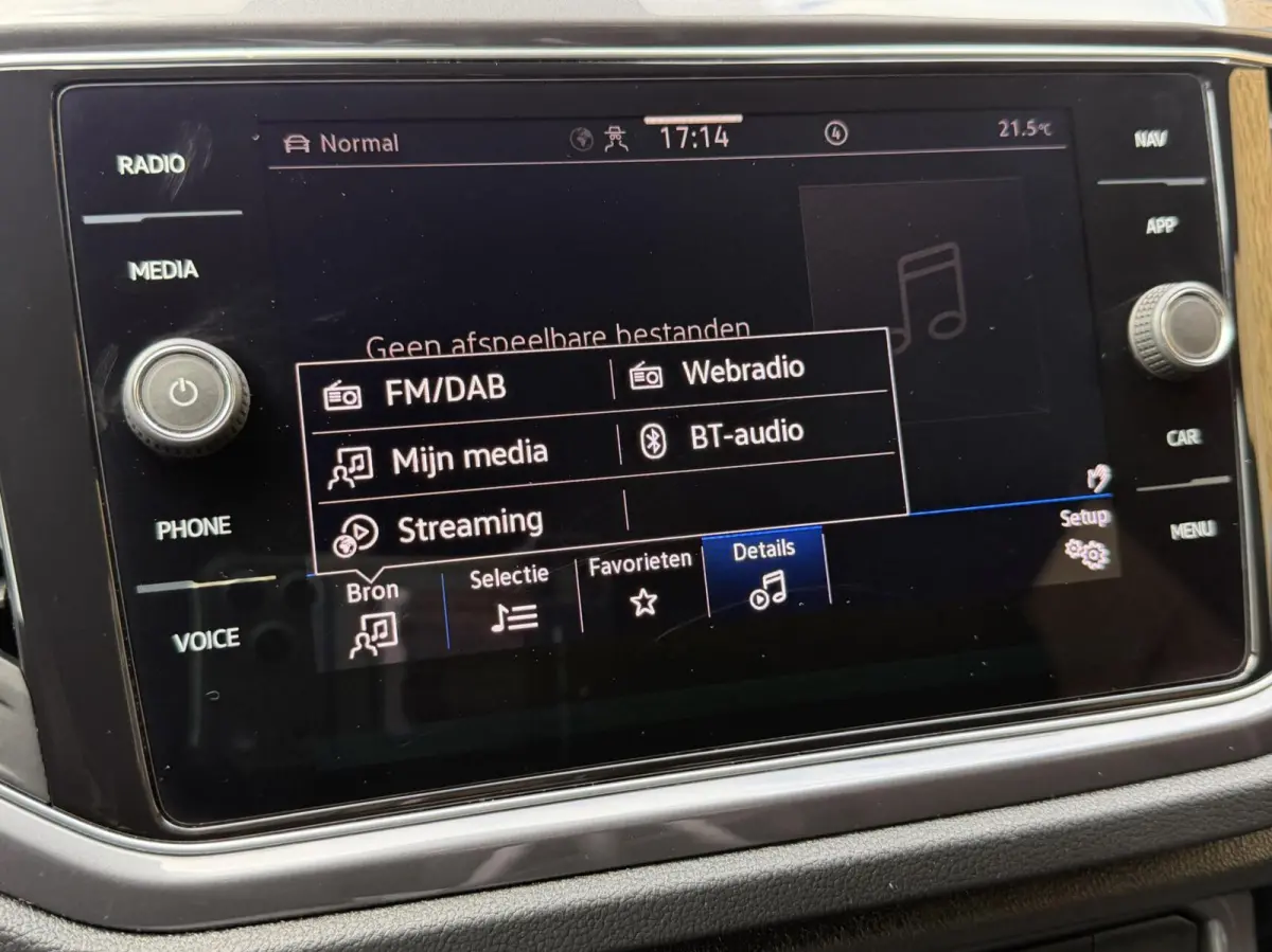 1.5 TSI Sport Business R-line Automaat | LED verlichting | Stoelverwarming | Achteruitrijcamera | Digitale cockpit | Apple CarPlay/Android Auto | Climate control | Cruise control adaptief | 