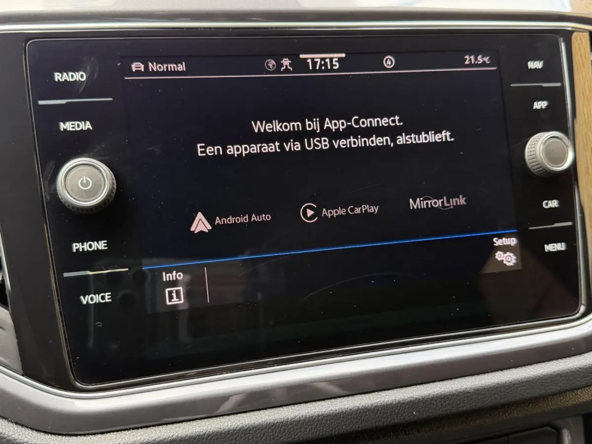 1.5 TSI Sport Business R-line Automaat | LED verlichting | Stoelverwarming | Achteruitrijcamera | Digitale cockpit | Apple CarPlay/Android Auto | Climate control | Cruise control adaptief | 