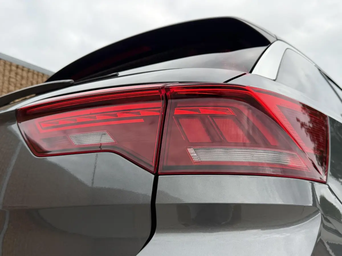 1.5 TSI Sport Business R-line Automaat | LED verlichting | Stoelverwarming | Achteruitrijcamera | Digitale cockpit | Apple CarPlay/Android Auto | Climate control | Cruise control adaptief | 
