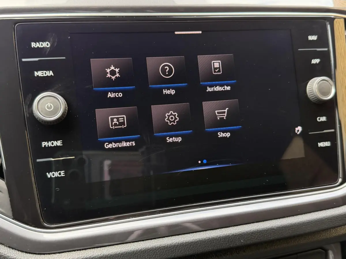 1.5 TSI Sport Business R-line Automaat | LED verlichting | Stoelverwarming | Achteruitrijcamera | Digitale cockpit | Apple CarPlay/Android Auto | Climate control | Cruise control adaptief | 