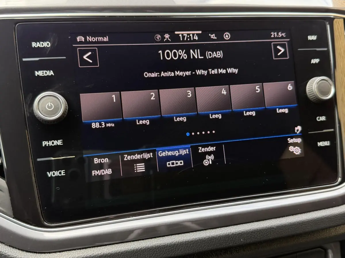 1.5 TSI Sport Business R-line Automaat | LED verlichting | Stoelverwarming | Achteruitrijcamera | Digitale cockpit | Apple CarPlay/Android Auto | Climate control | Cruise control adaptief | 