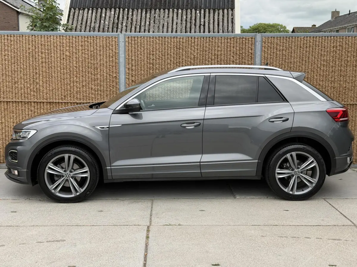 1.5 TSI Sport Business R-line Automaat | LED verlichting | Stoelverwarming | Achteruitrijcamera | Digitale cockpit | Apple CarPlay/Android Auto | Climate control | Cruise control adaptief | 