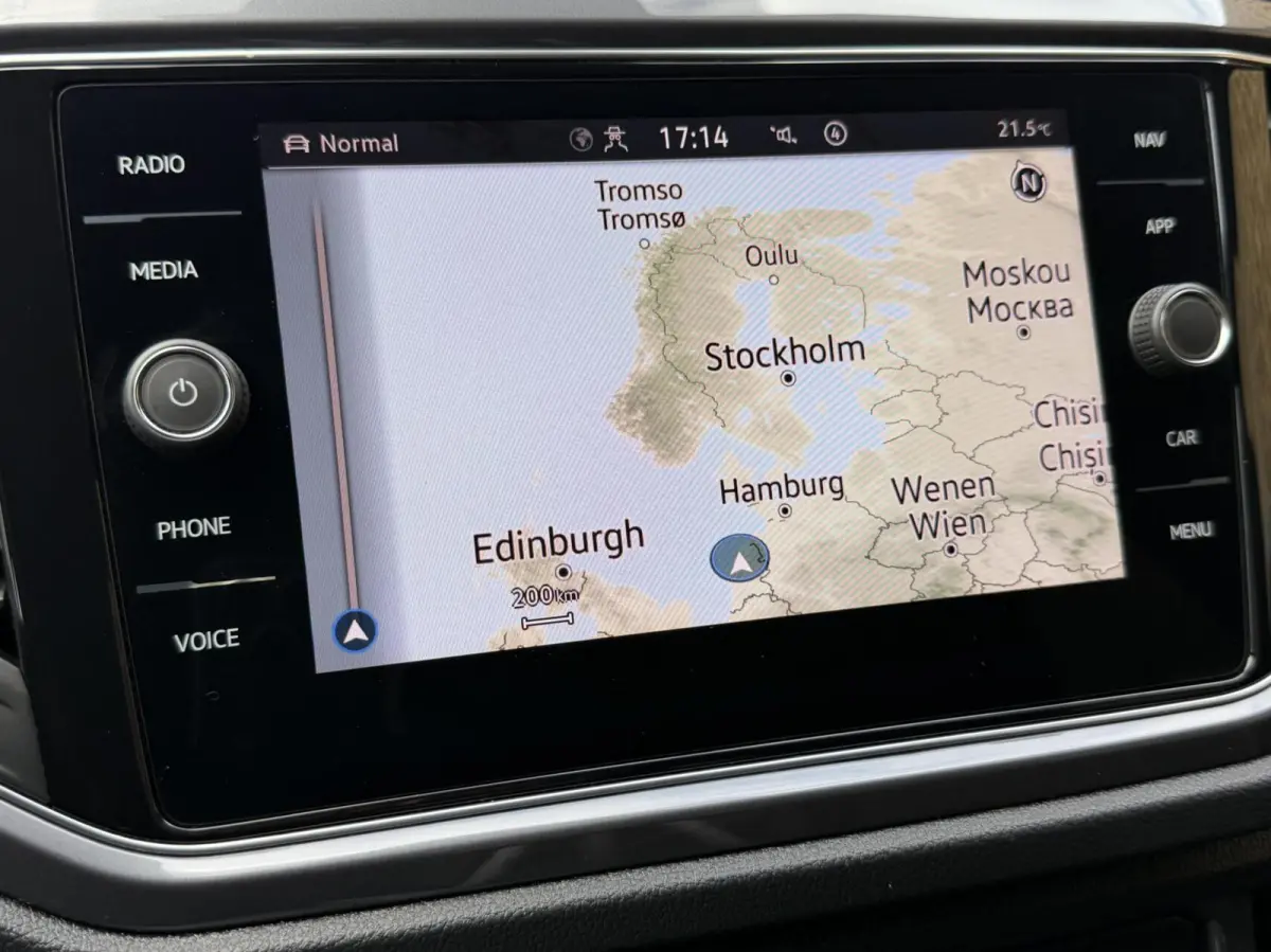 1.5 TSI Sport Business R-line Automaat | LED verlichting | Stoelverwarming | Achteruitrijcamera | Digitale cockpit | Apple CarPlay/Android Auto | Climate control | Cruise control adaptief | 