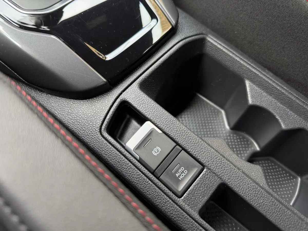 1.5 TSI Sport Business R-line Automaat | LED verlichting | Stoelverwarming | Achteruitrijcamera | Digitale cockpit | Apple CarPlay/Android Auto | Climate control | Cruise control adaptief | 