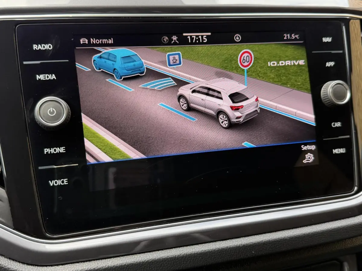 1.5 TSI Sport Business R-line Automaat | LED verlichting | Stoelverwarming | Achteruitrijcamera | Digitale cockpit | Apple CarPlay/Android Auto | Climate control | Cruise control adaptief | 