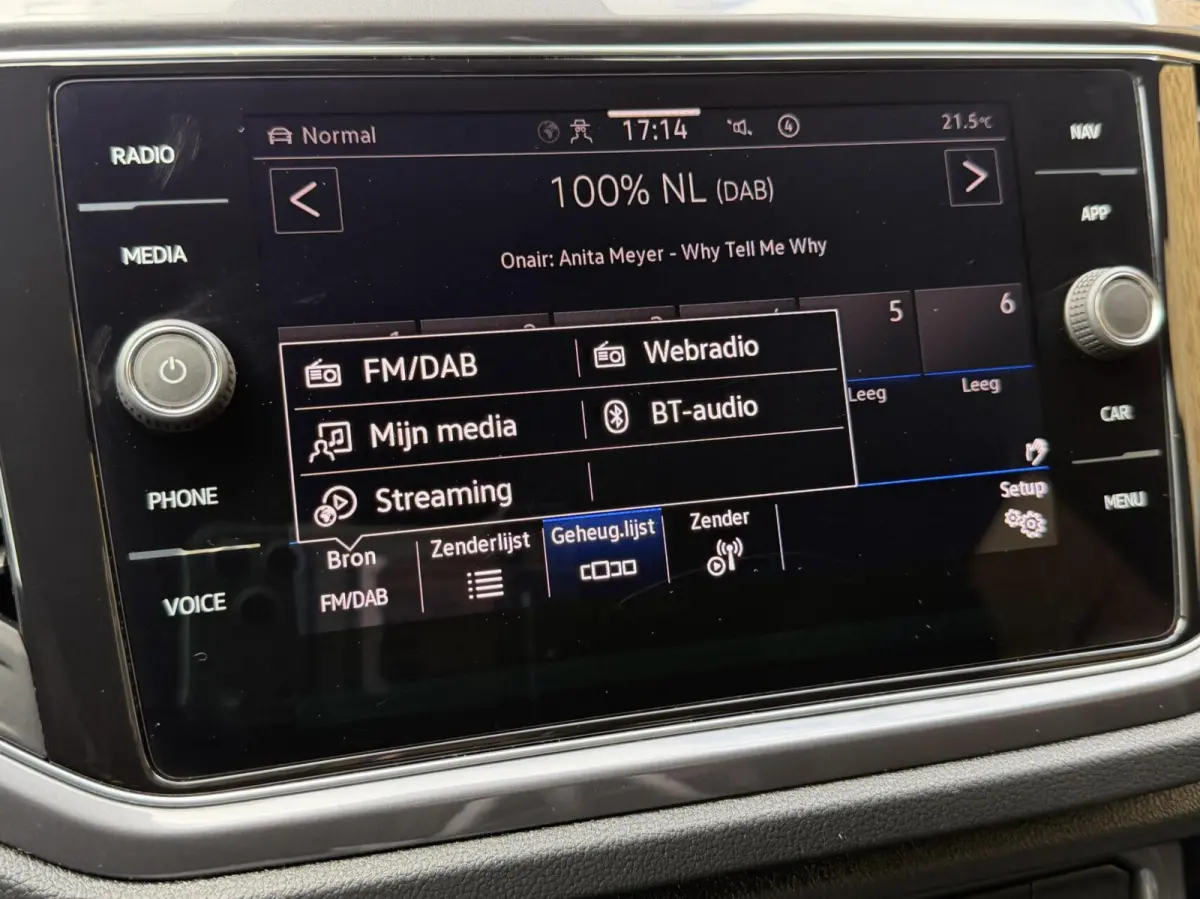 1.5 TSI Sport Business R-line Automaat | LED verlichting | Stoelverwarming | Achteruitrijcamera | Digitale cockpit | Apple CarPlay/Android Auto | Climate control | Cruise control adaptief | 