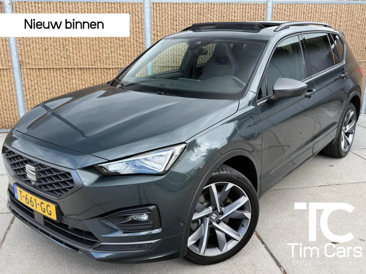 1.4 TSI e-Hybrid PHEV FR Business Intense Panoramadak | 20 inch lichtmetalen velgen | Metaalkleur | Stuurwiel verwarmd | 360 graden camera | Apple CarPlay/Android Auto | Climate control | Ad