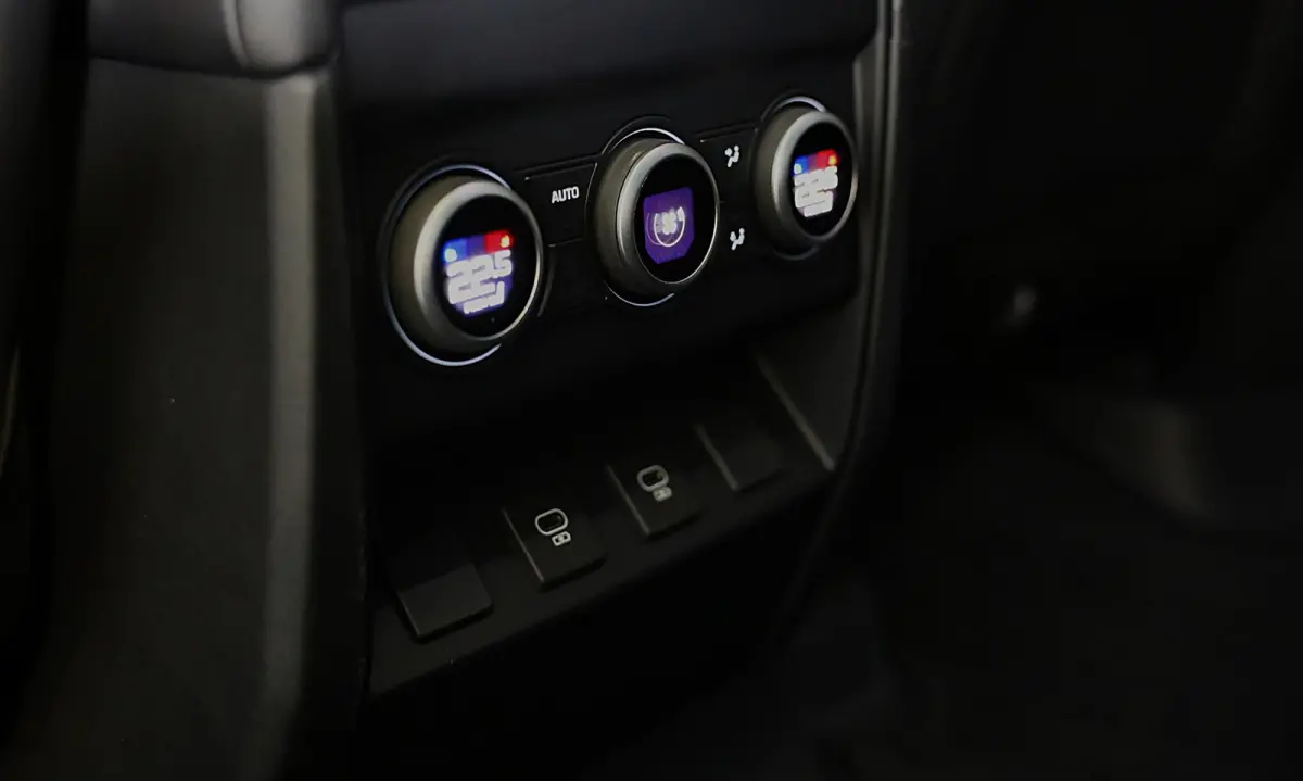 2.0 P300e 110 X-Sport SE / Head Up / Koelbox / Memory / Meridian / 360 Camera / Open Pano / 23 Inch