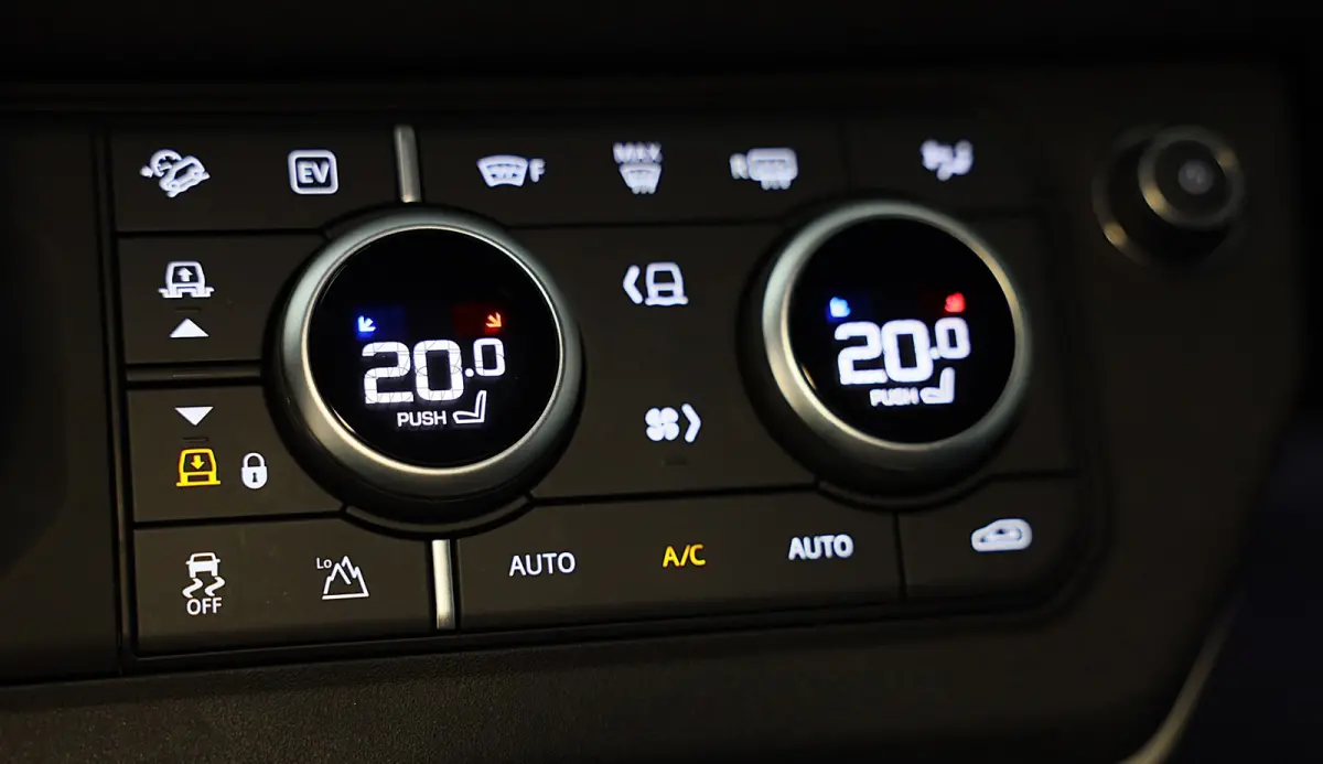 2.0 P300e 110 X-Sport SE / Head Up / Koelbox / Memory / Meridian / 360 Camera / Open Pano / 23 Inch