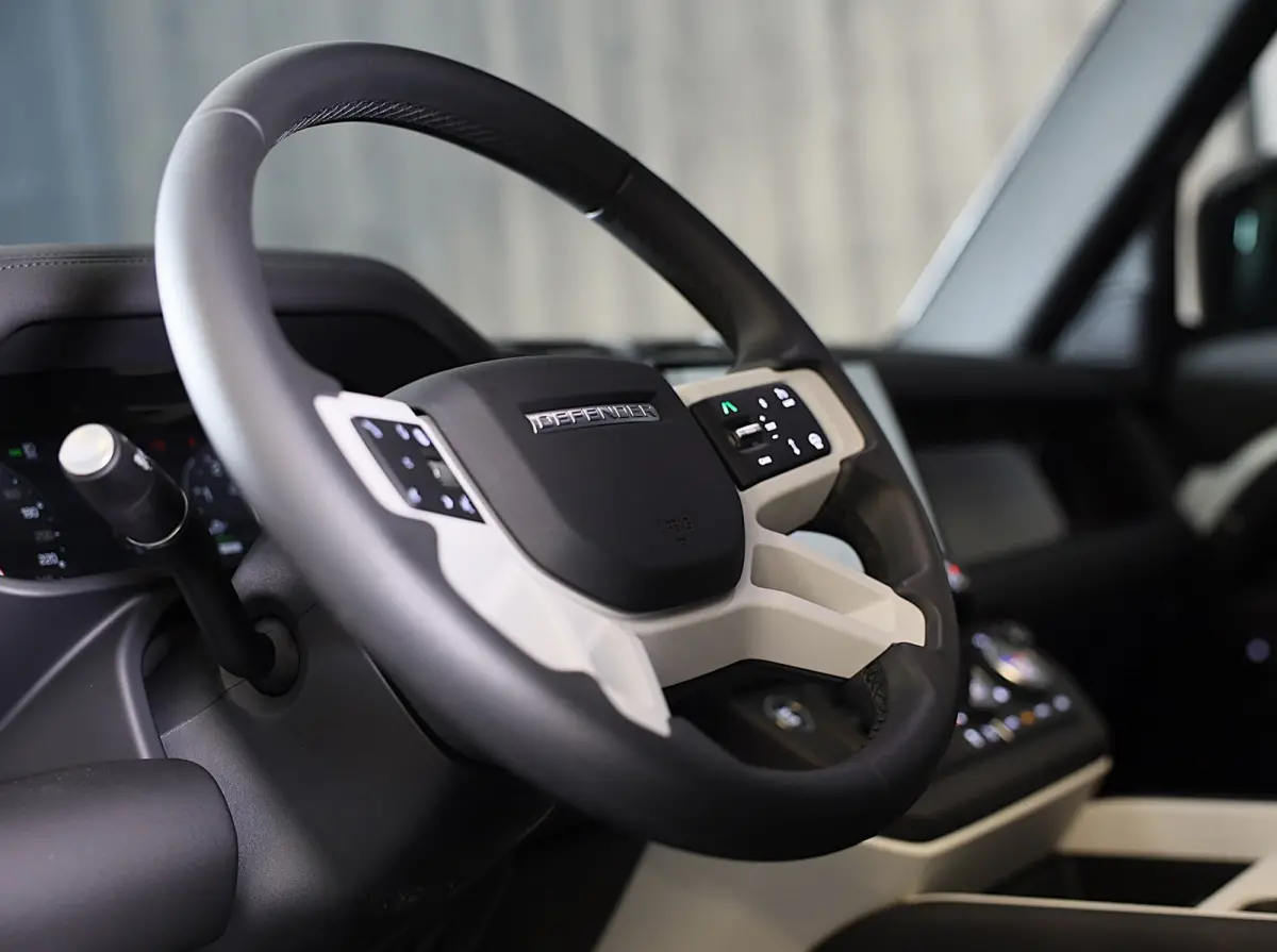 2.0 P300e 110 X-Sport SE / Head Up / Koelbox / Memory / Meridian / 360 Camera / Open Pano / 23 Inch