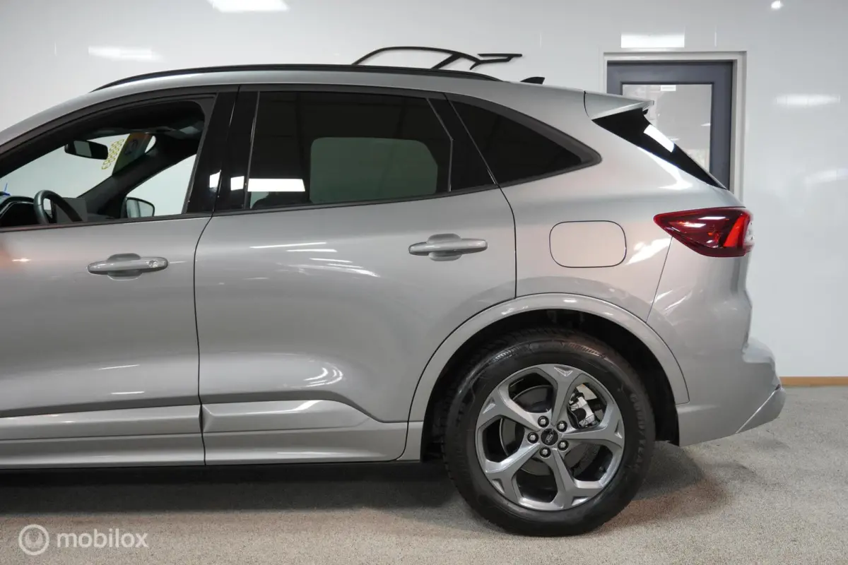 2.5 FHEV ST-Line 2500KM uniek