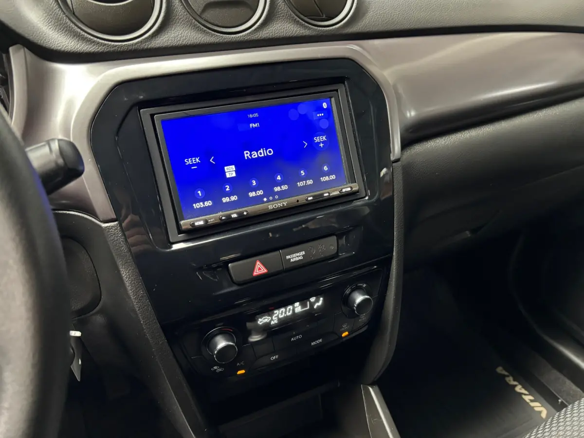 1.4 Boosterjet Comfort Smart Hybrid / Camera