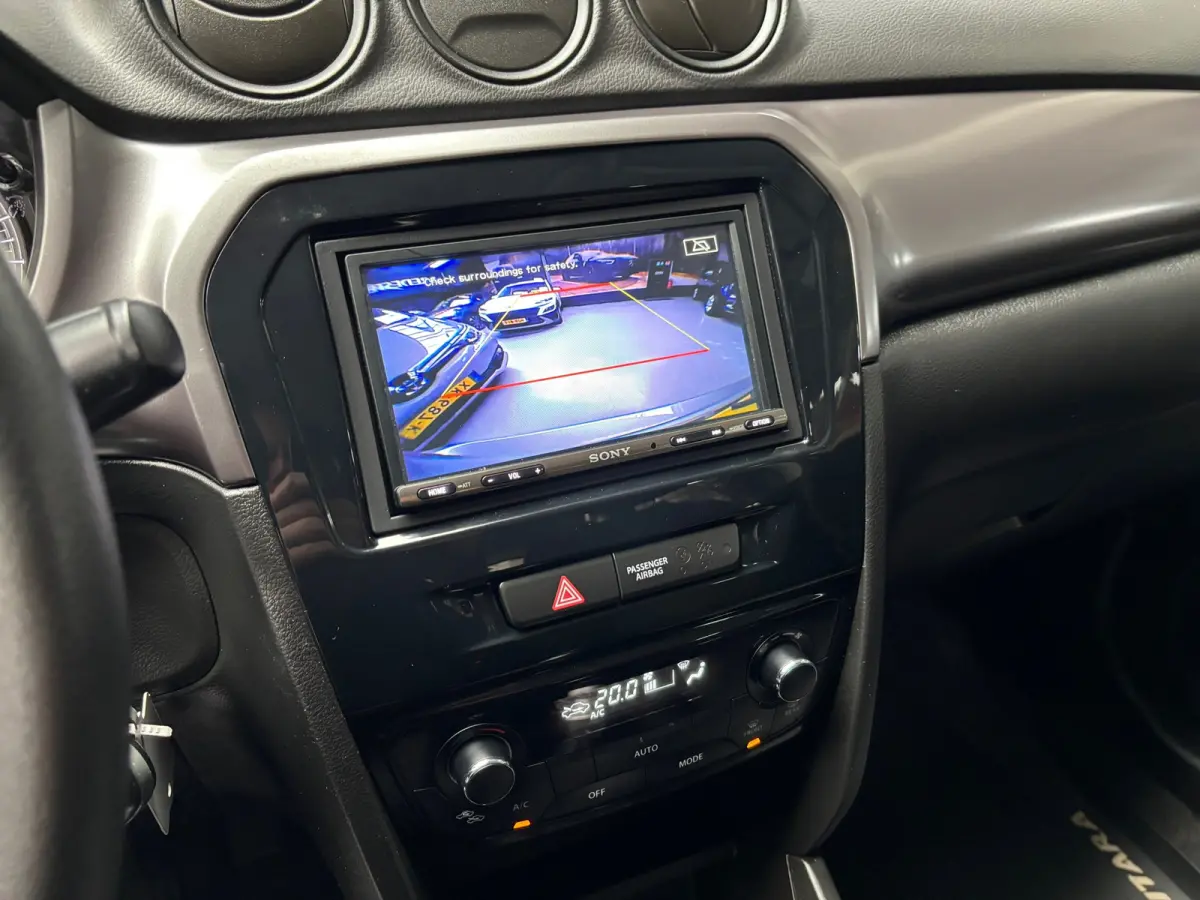 1.4 Boosterjet Comfort Smart Hybrid / Camera