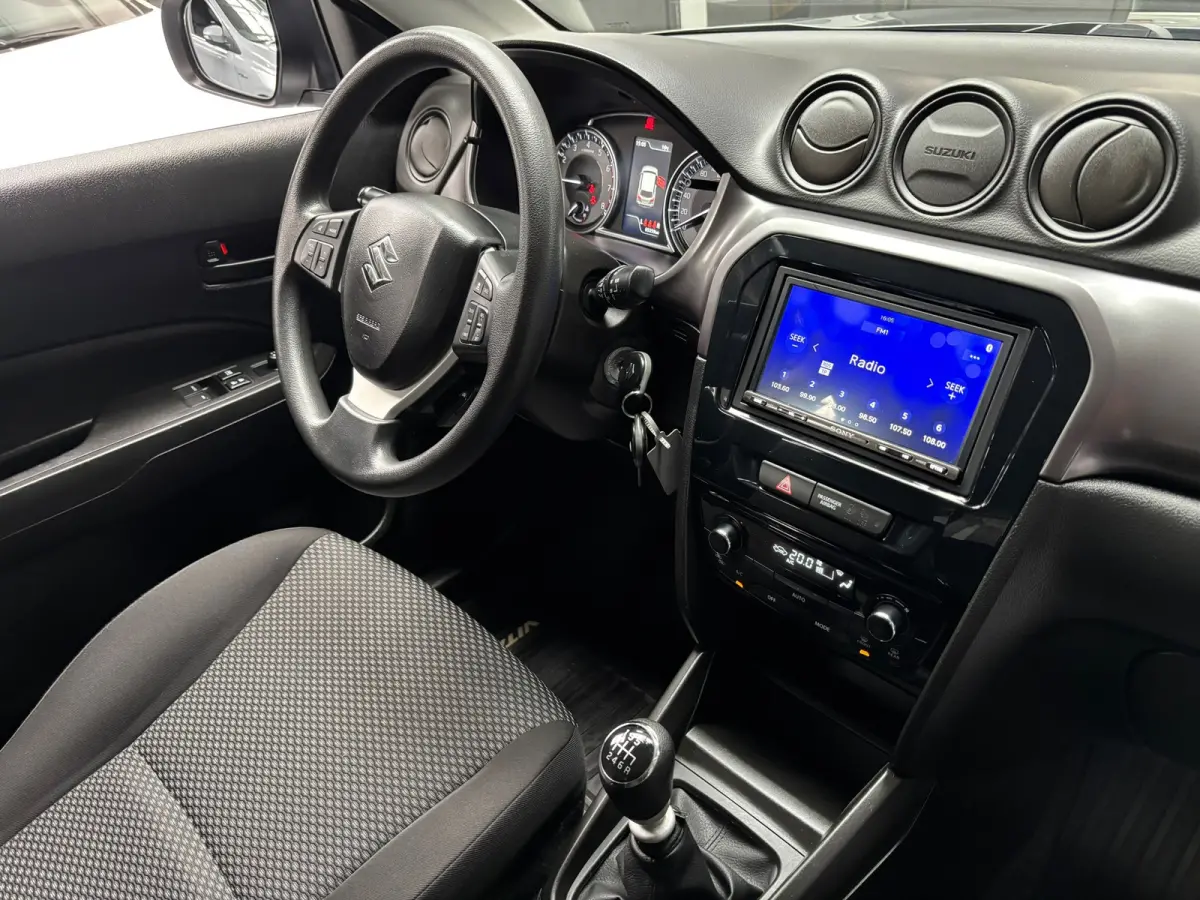 1.4 Boosterjet Comfort Smart Hybrid / Camera