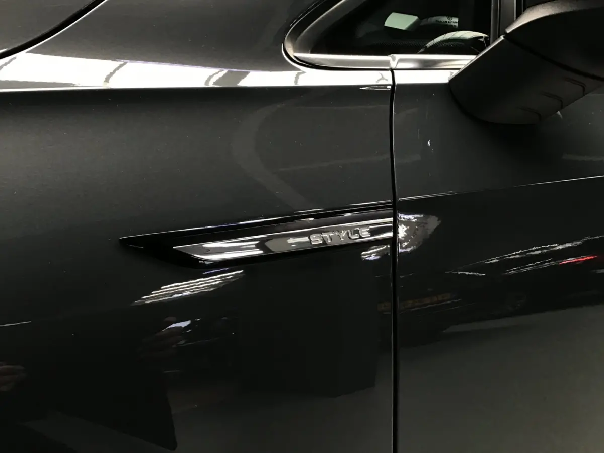 1.5 eTSI R-Line I Massage I Dode Hoek I Carplay I Clima I Cruise I Led I ACC I Ambiance verl. I Keyless I Dealer.