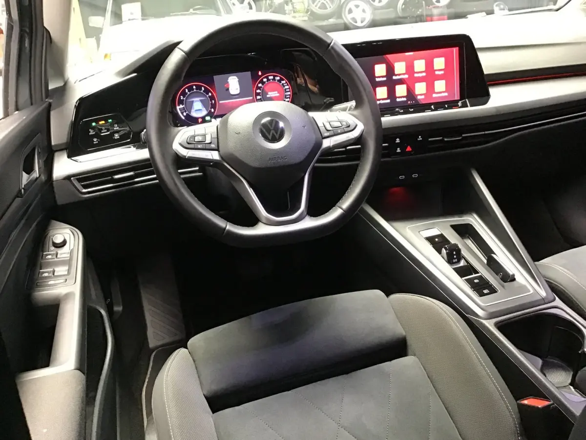 1.5 eTSI R-Line I Massage I Dode Hoek I Carplay I Clima I Cruise I Led I ACC I Ambiance verl. I Keyless I Dealer.