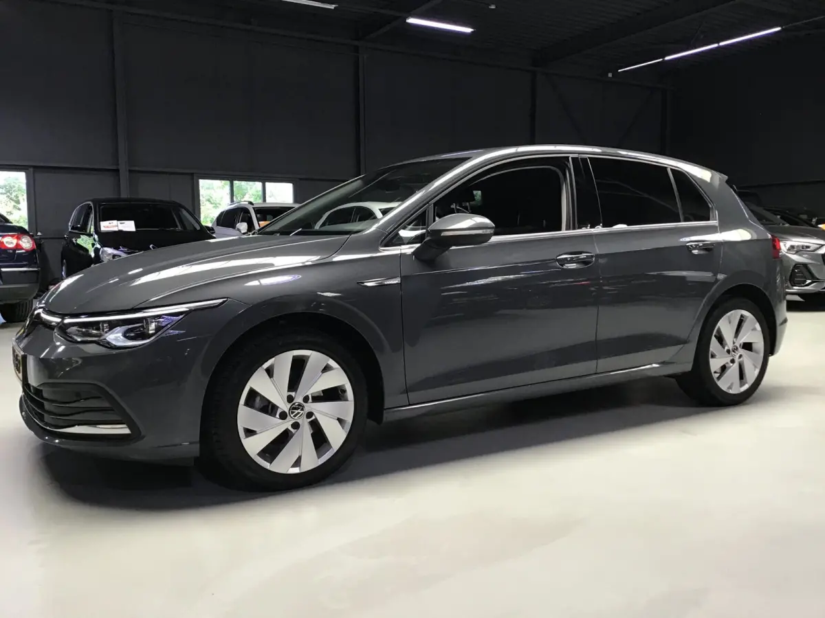 1.5 eTSI R-Line I Massage I Dode Hoek I Carplay I Clima I Cruise I Led I ACC I Ambiance verl. I Keyless I Dealer.