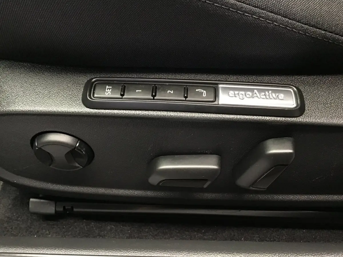 1.5 eTSI R-Line I Massage I Dode Hoek I Carplay I Clima I Cruise I Led I ACC I Ambiance verl. I Keyless I Dealer.