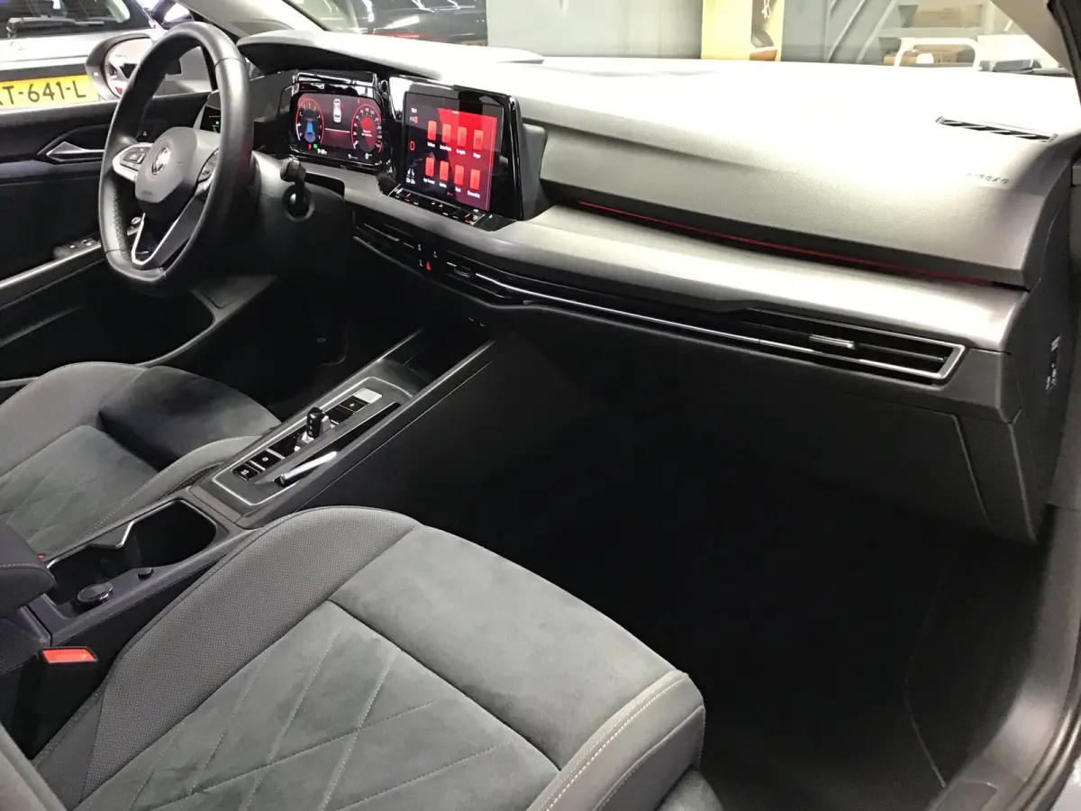 1.5 eTSI R-Line I Massage I Dode Hoek I Carplay I Clima I Cruise I Led I ACC I Ambiance verl. I Keyless I Dealer.