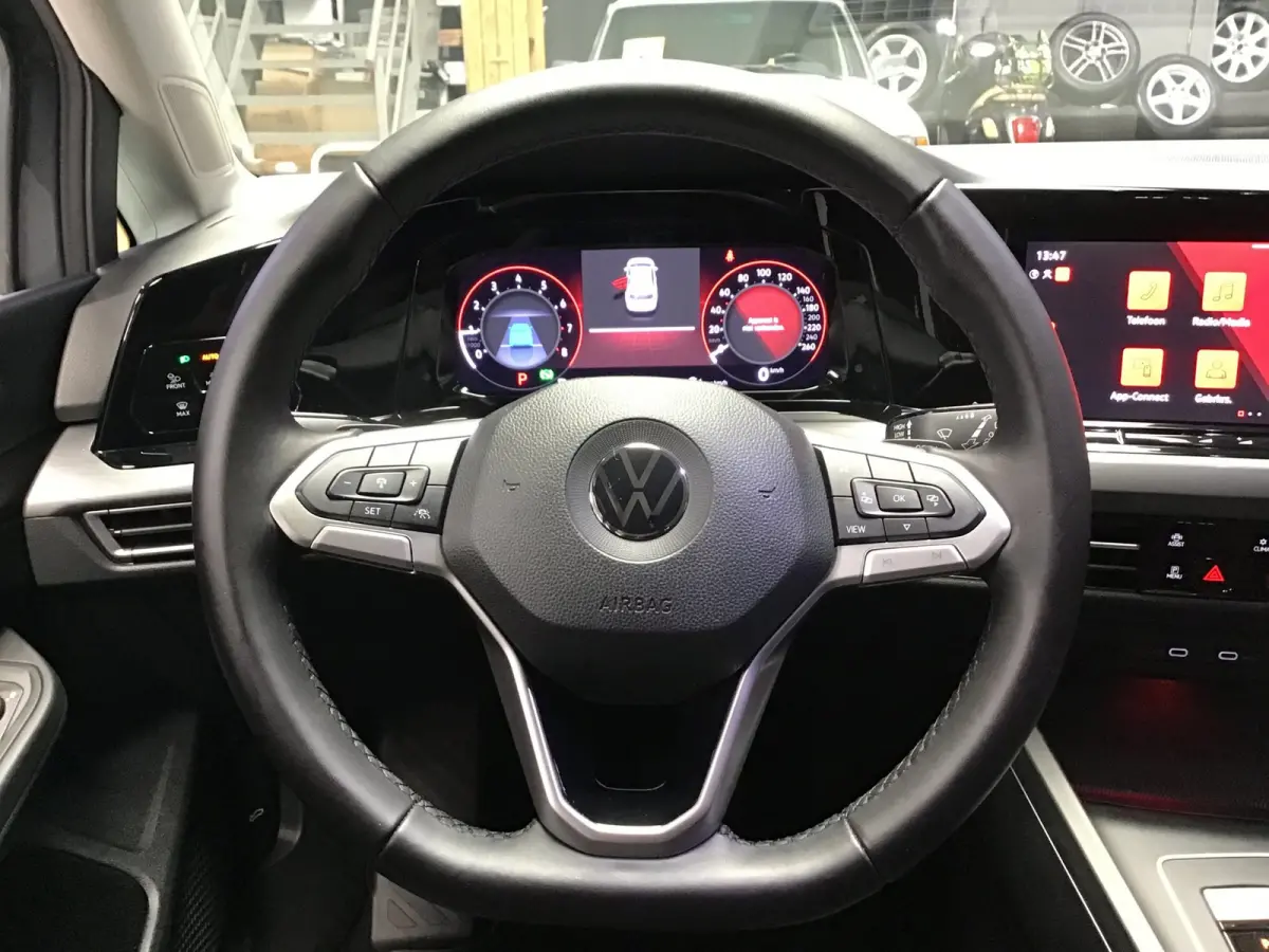 1.5 eTSI R-Line I Massage I Dode Hoek I Carplay I Clima I Cruise I Led I ACC I Ambiance verl. I Keyless I Dealer.