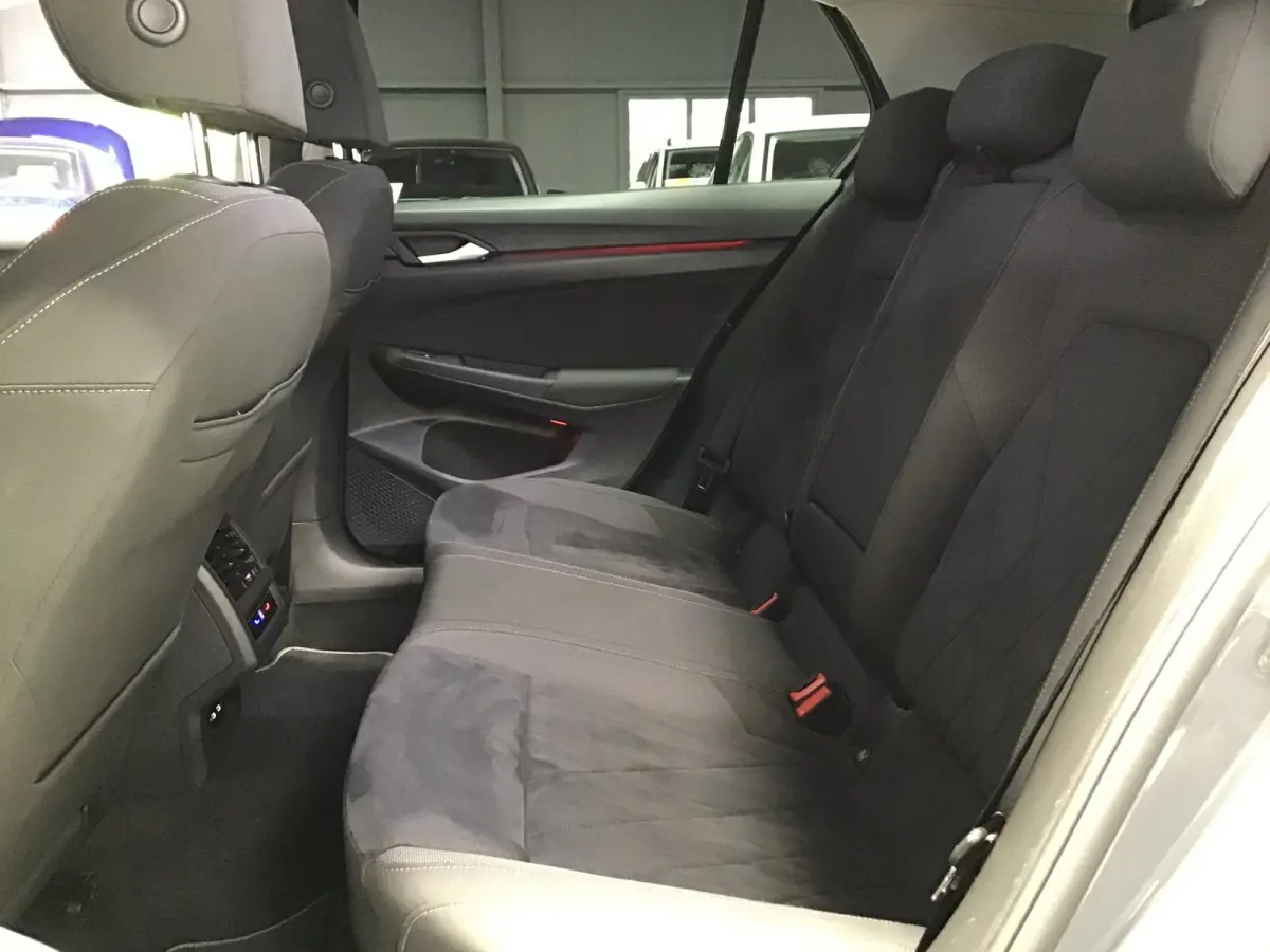 1.5 eTSI R-Line I Massage I Dode Hoek I Carplay I Clima I Cruise I Led I ACC I Ambiance verl. I Keyless I Dealer.