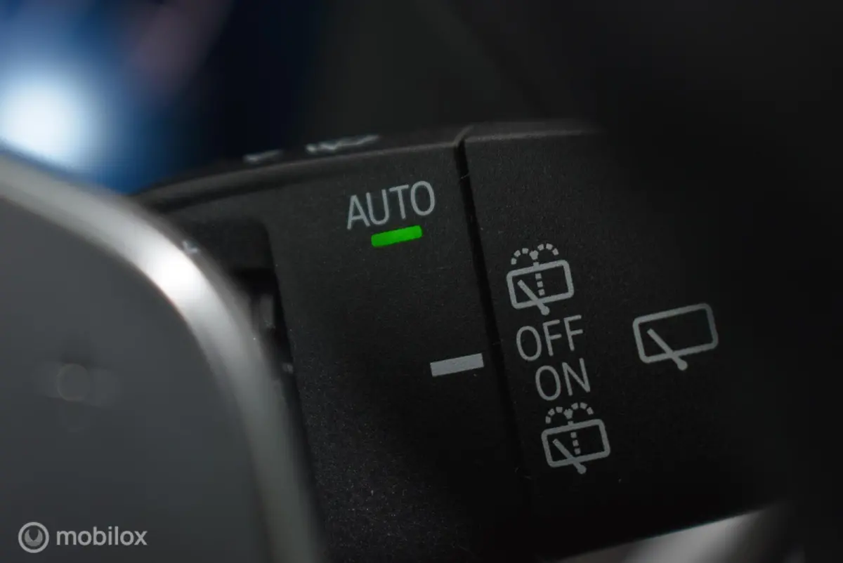 xDrive40i M-Performance Mineralweiß Pano Nappa HUD Softclose H/K Luchtvering 21" LMV Elek. trekhaak