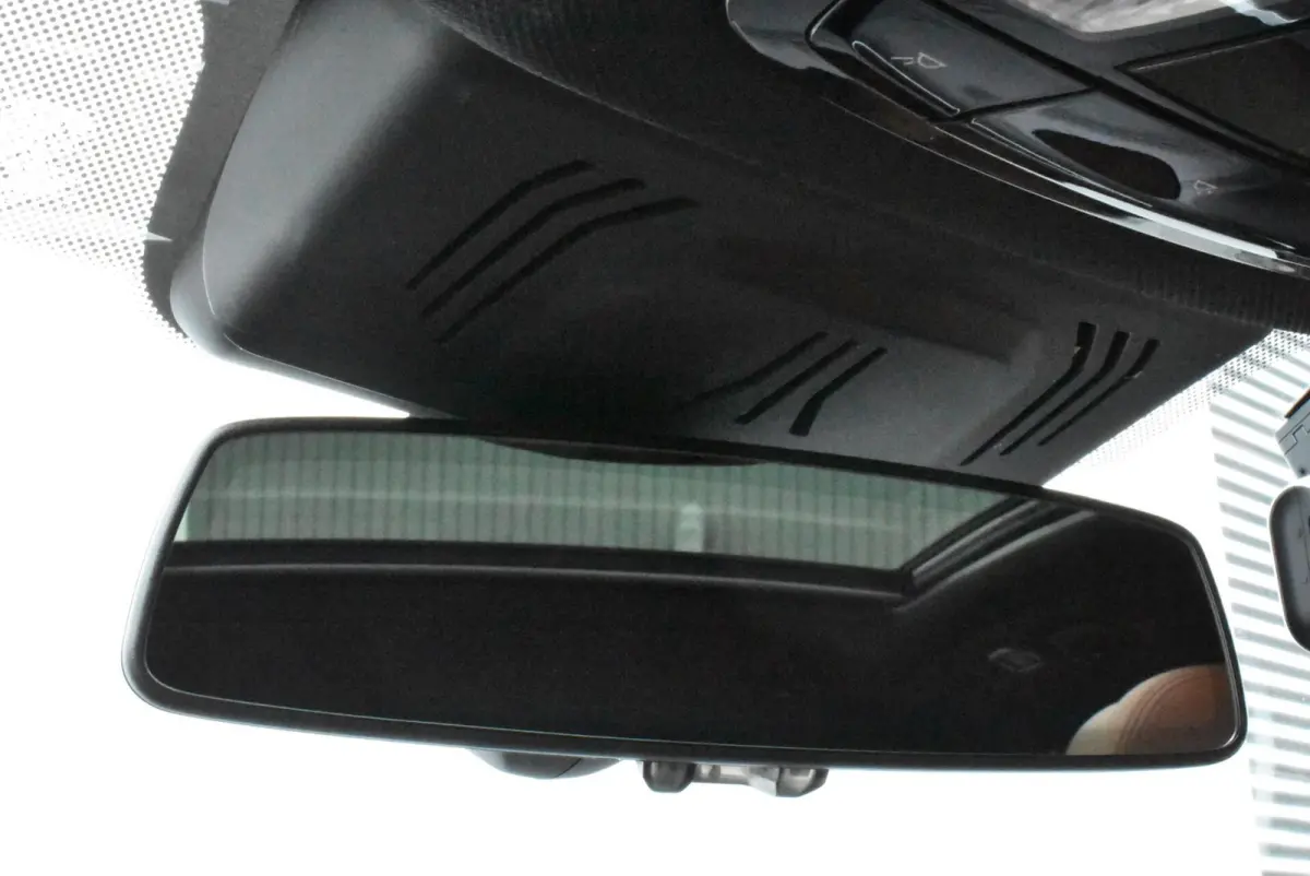 xDrive40i M-Performance Mineralweiß Pano Nappa HUD Softclose H/K Luchtvering 21" LMV Elek. trekhaak
