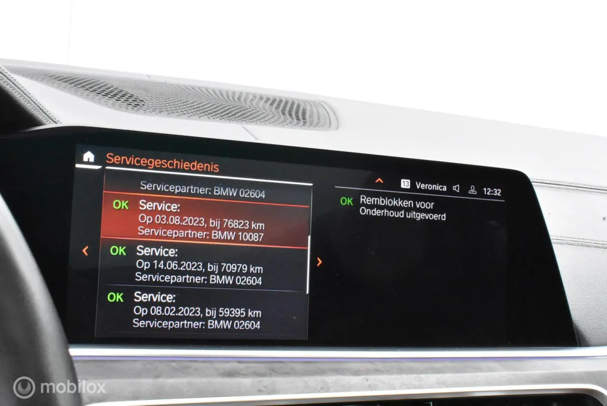 xDrive40i M-Performance Mineralweiß Pano Nappa HUD Softclose H/K Luchtvering 21" LMV Elek. trekhaak