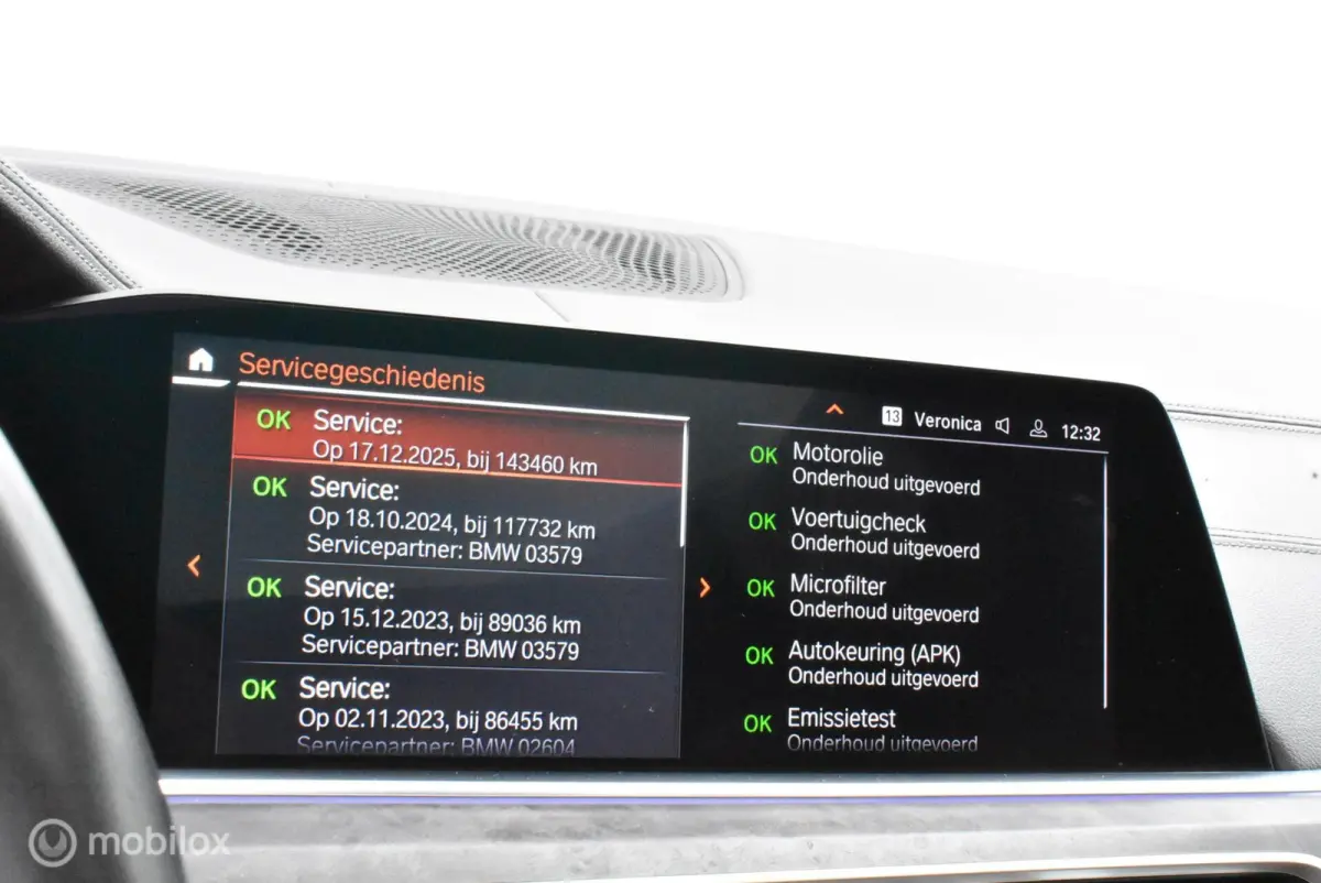 xDrive40i M-Performance Mineralweiß Pano Nappa HUD Softclose H/K Luchtvering 21" LMV Elek. trekhaak