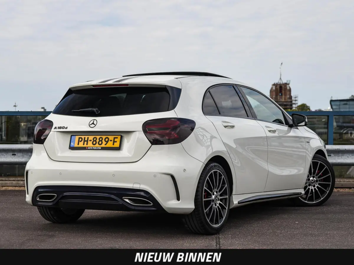 180 d AMG White Art Edition Panoramadak Camera LED Stoelverwarming Sfeerverlichting Apple CarPlay/Android Auto Dealeronderhouden