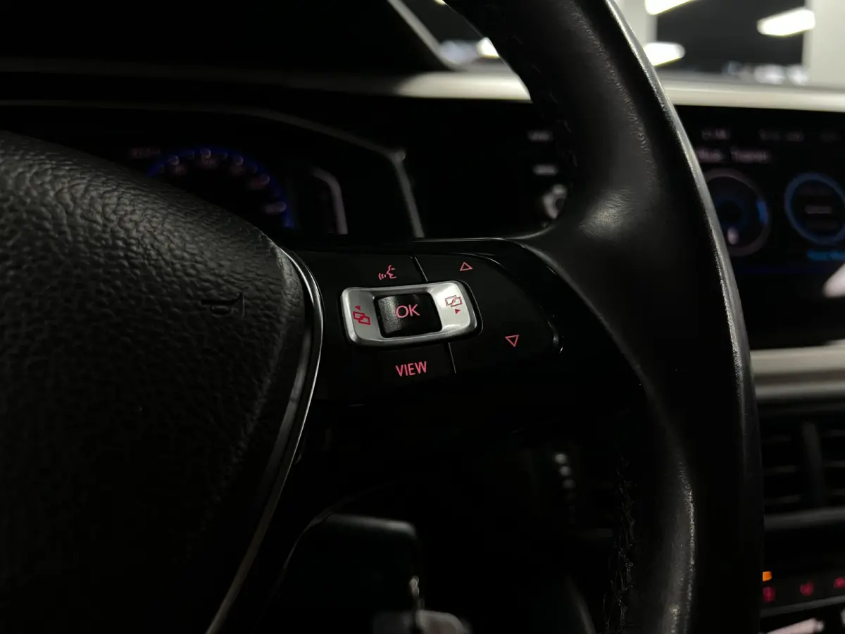 1.0 TSI Highline | Carplay|Cam |Leer|Virtual