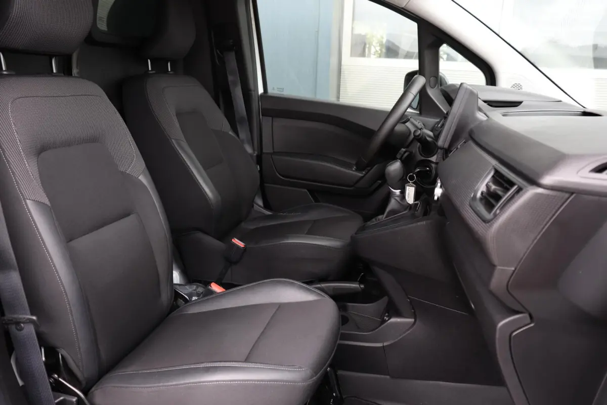 22 kW 44 kWh l CLIMA l CARPLAY l PDC