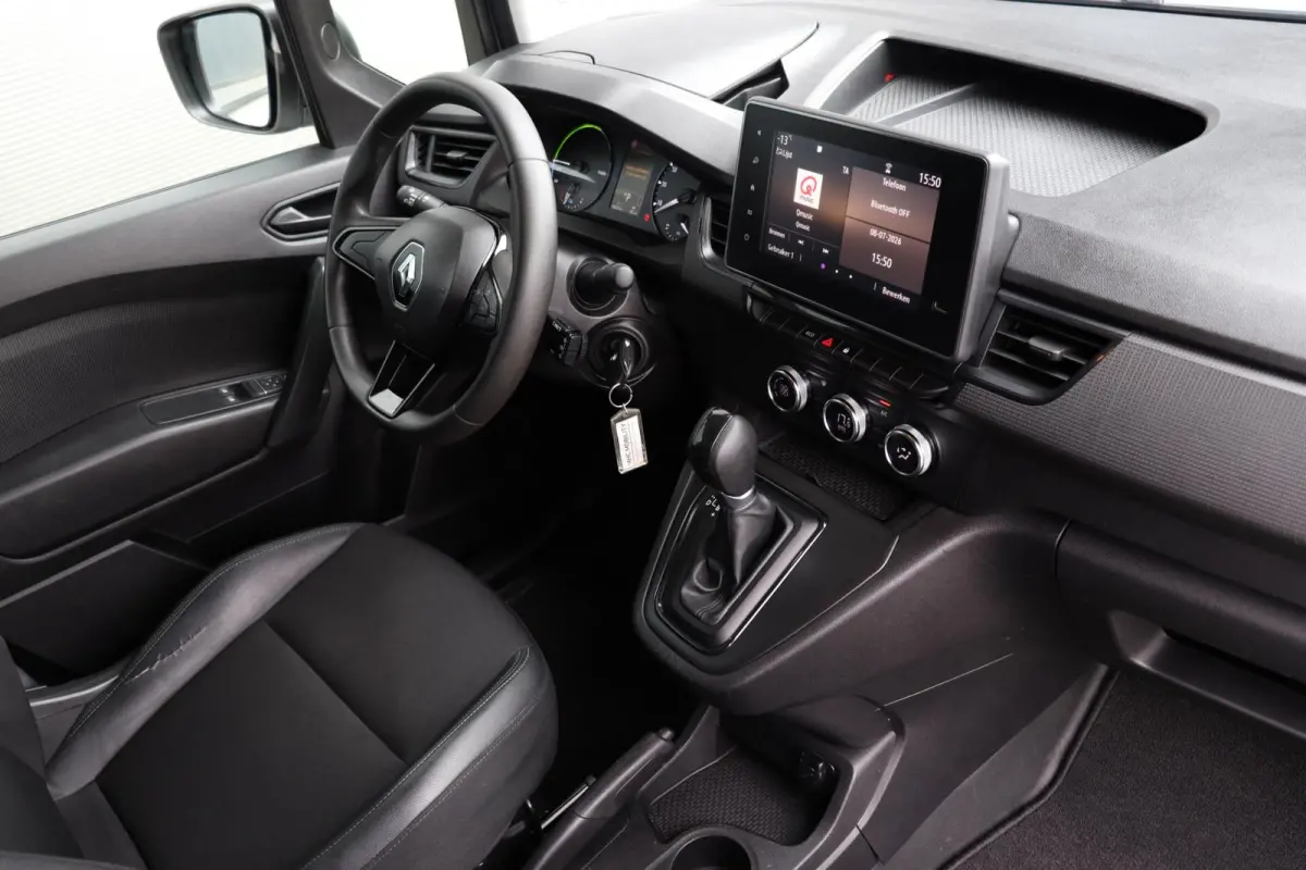 22 kW 44 kWh l CLIMA l CARPLAY l PDC